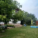 Hannah - Relax Dom Pod Orechom I1 Trávnica