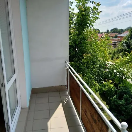 Hannah - Relax Dom Pod Orechom I1 3*