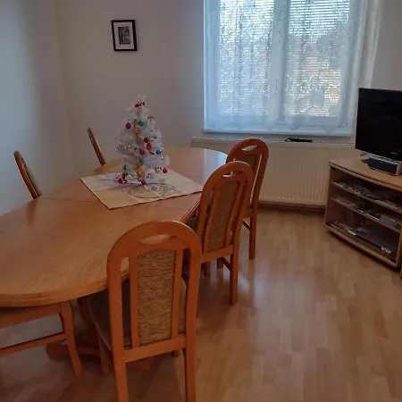 Hannah - Relax Dom Pod Orechom I1 3*