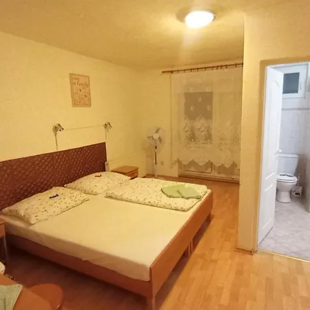 Hannah - Relax Dom Pod Orechom I1 Trávnica