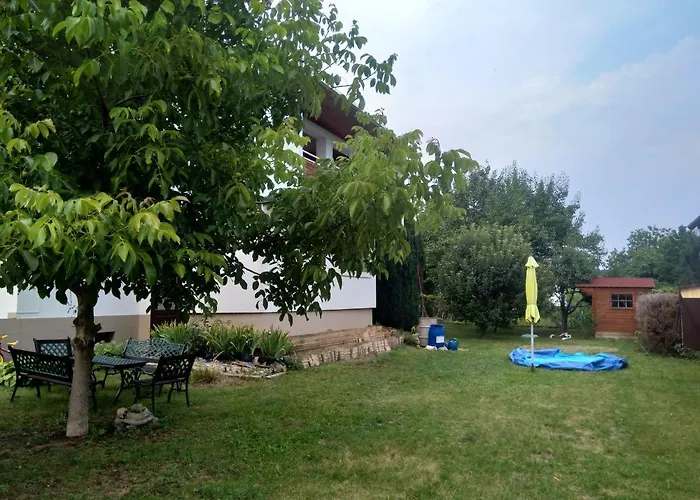 Hannah - Relax Dom Pod Orechom I1 Trávnica
