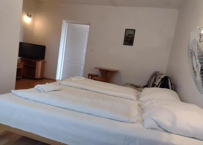 Hannah - Relax Dom Pod Orechom I1 Trávnica